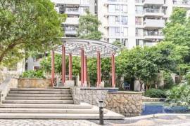 金地香密山|精裝修可直接入住，正規四房通透戶型，東西向采光好